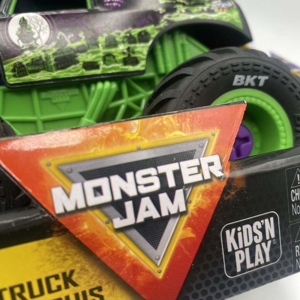 Monster Jam Mechanix Grave Digger Build & Rebuild 1:32 Race Truck Kit - Picture 8 of 13